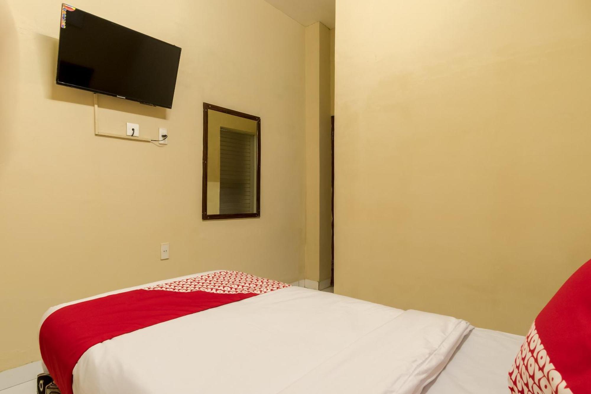 Capital O 615 Residence Puri Hotel Syariah 棉兰 外观 照片